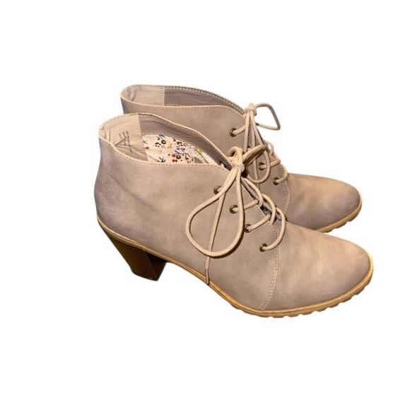 Restricted Cream Heeled Boho Boots - Picture 1 of 5